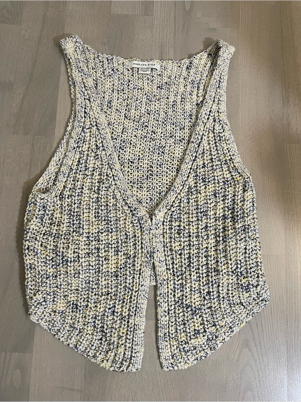 American Eagle Outfitters AE Open Clasp-Front Sweater Knit Crop Vest - Marled